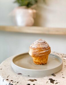 overoll-croissanterie-athina-krouasan