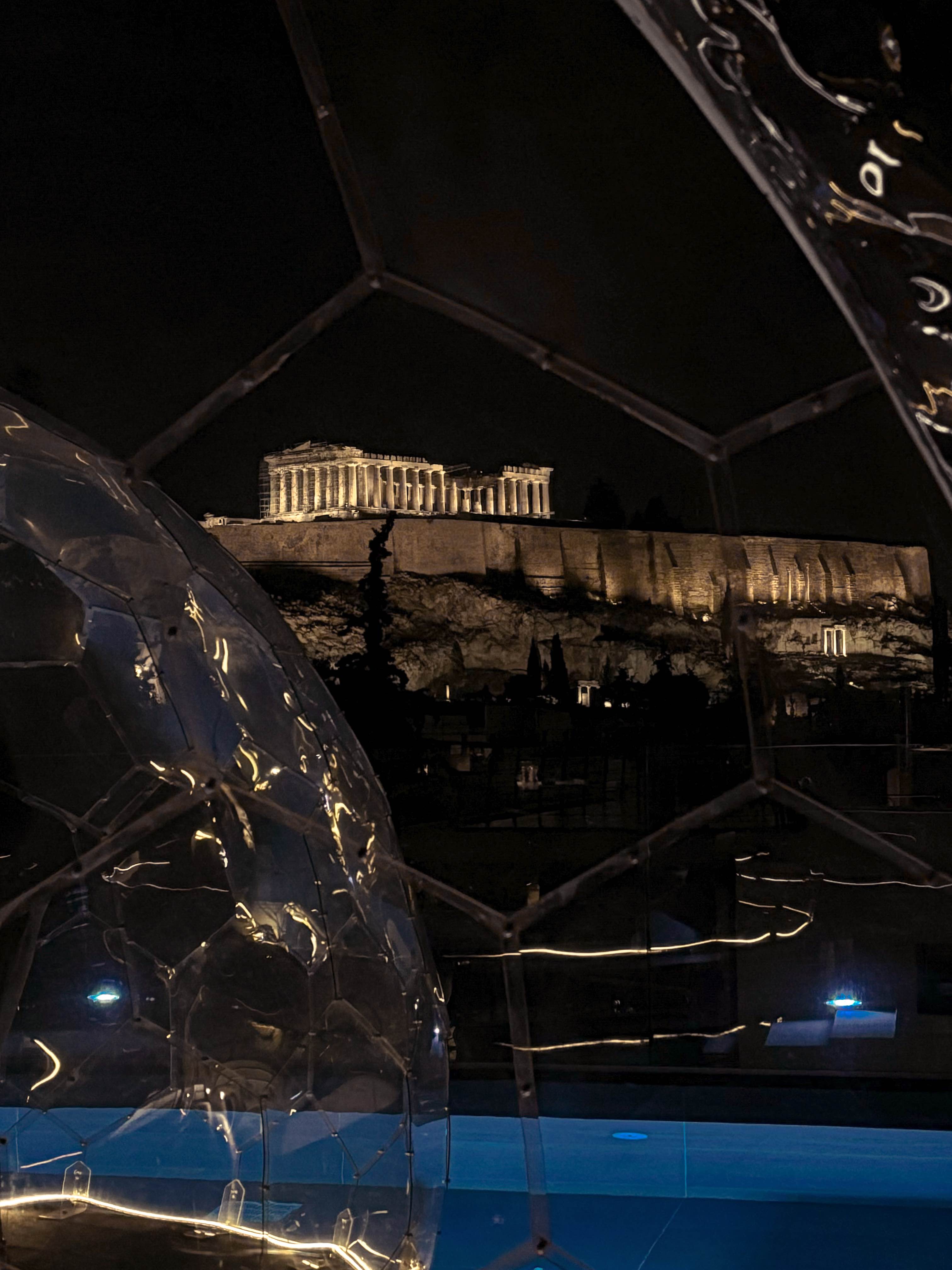 Let’s bubble: το δείπνο με θέα την Ακρόπολη, που δε μοιάζει με κανένα άλλο.