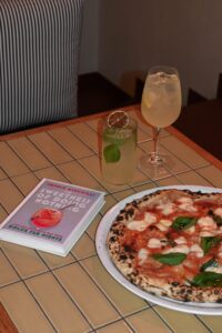 Όταν η Αθήνα μένει δική μας τον Αύγουστο luma-pagkrati-pizza-cocktail-stin-athina